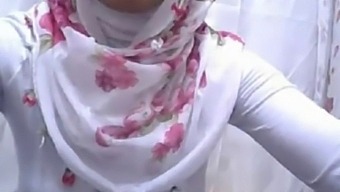 Turkish Headscarf And Hijab Fashion Show