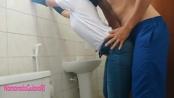 A Secret Bathroom Rendezvous: Latina'S Bubble Butt Gets Creampied